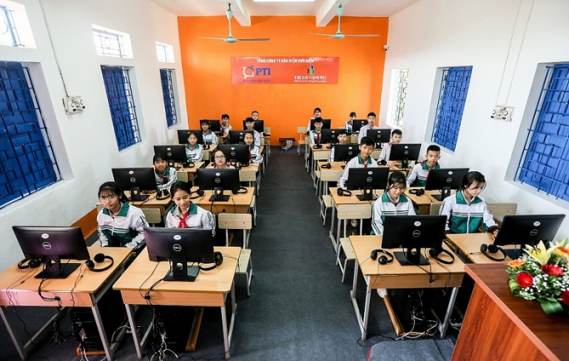 PTI bàn giao phòng học Tiếng Anh đa năng và trao tặng thiết bị giảng dạy tại Ninh Bình