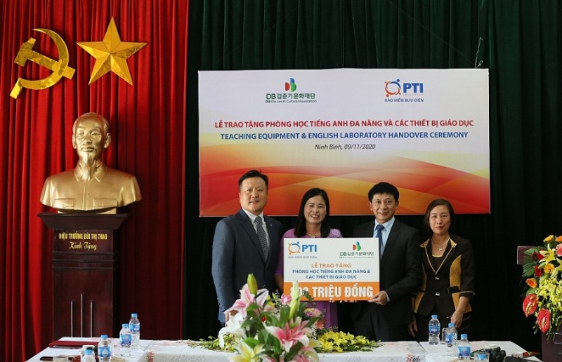 PTI bàn giao phòng học Tiếng Anh đa năng và trao tặng thiết bị giảng dạy tại Ninh Bình