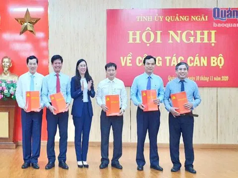 Công bố các Quyết định điều động, phân công cán bộ