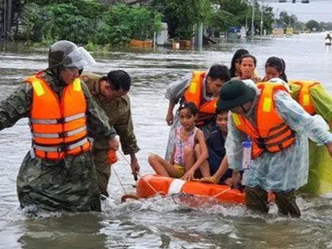 Khánh Hòa, Phú Yên đồng loạt cho học sinh nghỉ tránh bão số 12