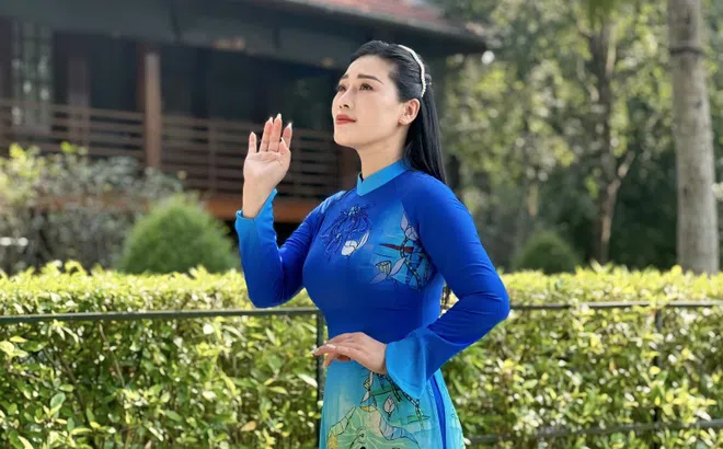 NSƯT Hương Giang thể hiện tinh tế, xúc động ca khúc “Lời Bác dặn trước lúc đi xa”